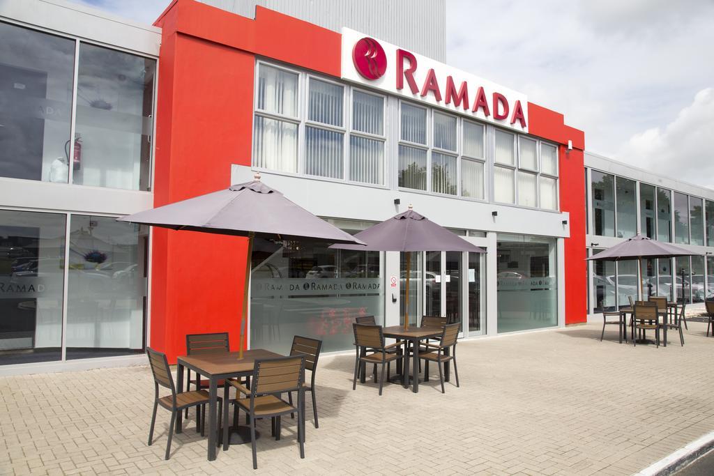 Ramada Milton Keynes Hotel Exterior photo