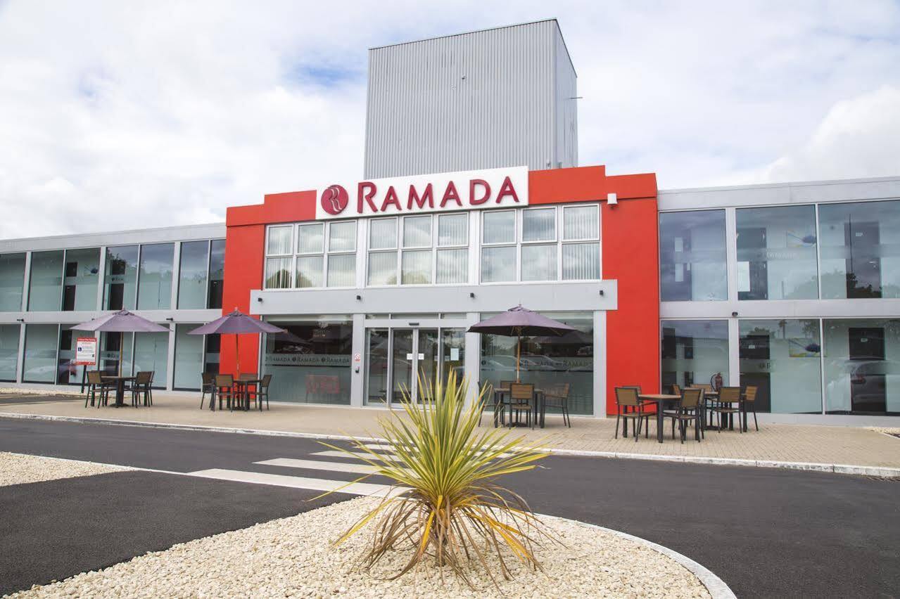 Ramada Milton Keynes Hotel Exterior photo